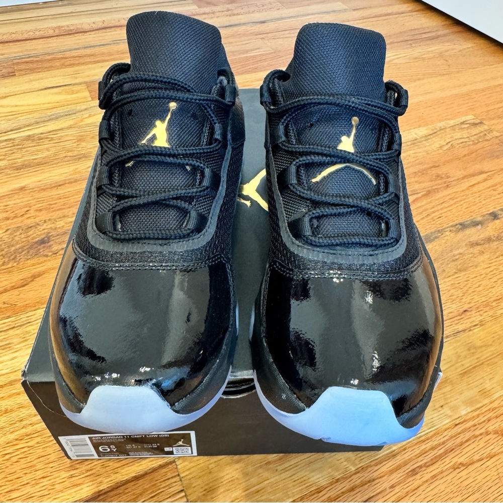 Nike Air-Jordans  Big Boys Size 6.5 Low Top Black and Gold